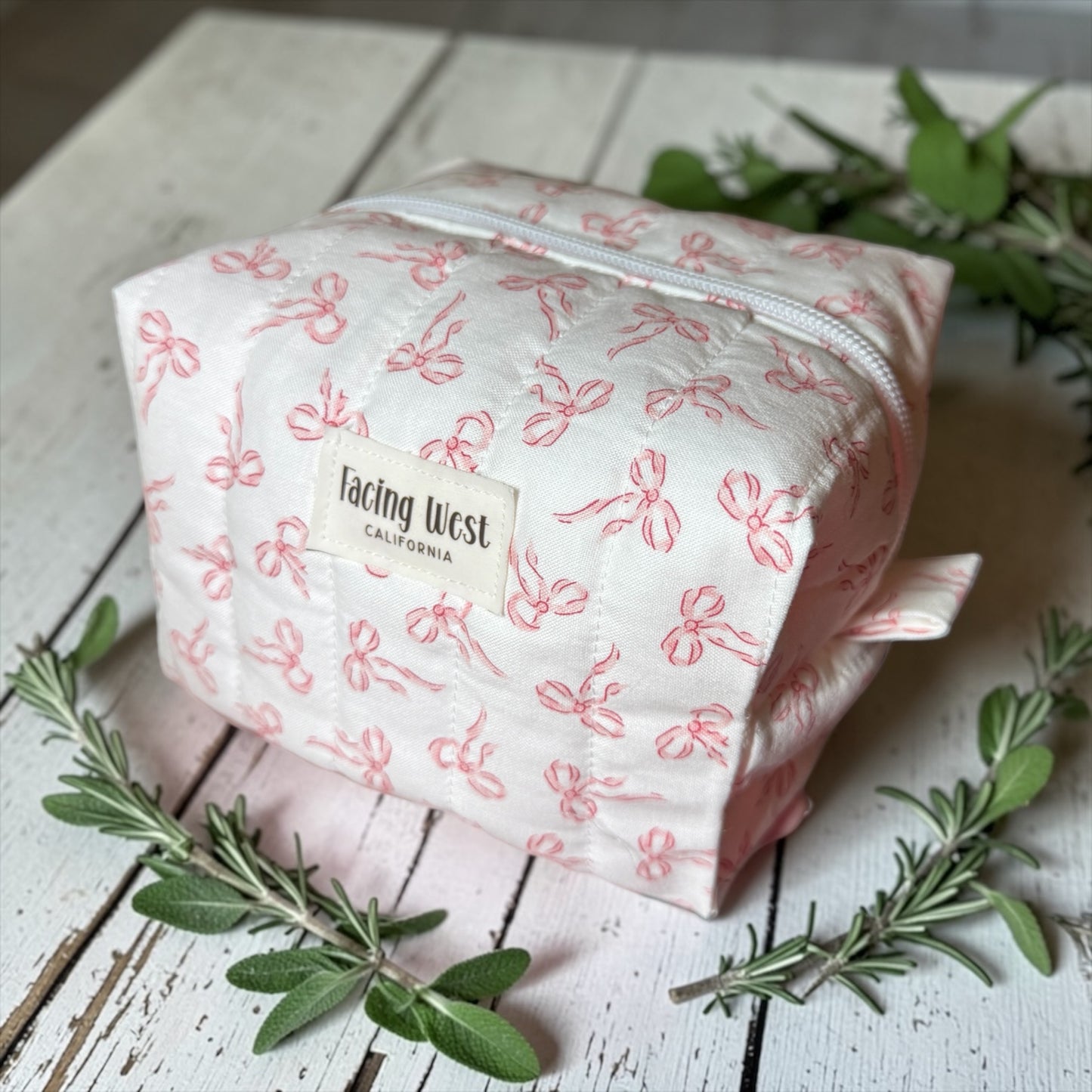 Sweet Bows Quilted Pouch