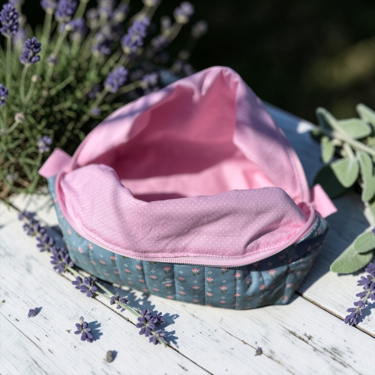 Dusty Blue Daisy Quilted Pouch